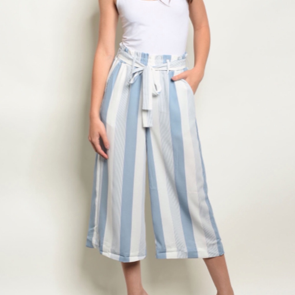 Striped cropped pants